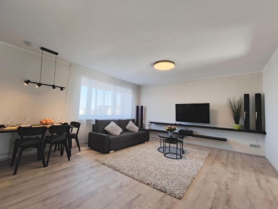 Lai Apartment In City Center Of Rakvere Eksteriør bilde